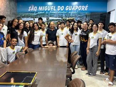 Prefeitura municipal de São Miguel do Guaporé recebe visita institucional dos estudantes da escola estadual princesa Isabel